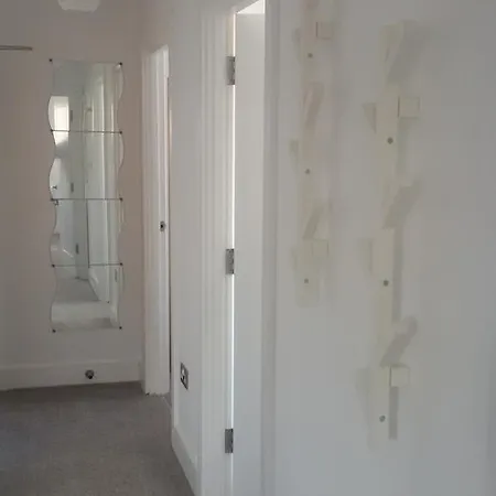 Apartment Apt 